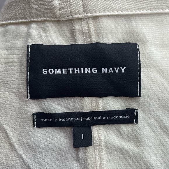 Something Navy cream colored satin double breasted trench coat size large - Picture 4 of 5